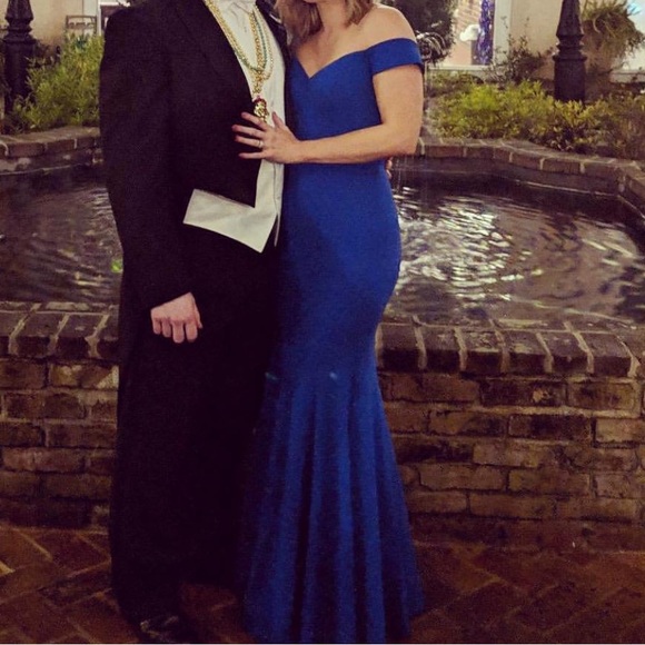 Gown - Picture 2 of 2